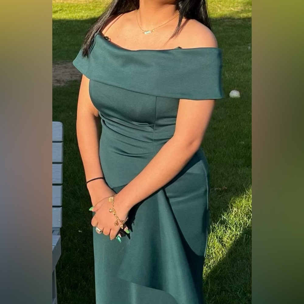 XSCAPE Dress Size 10 Hunter Green Off the Shoulder Evening Gown.